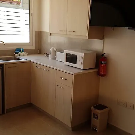Zorbas No 3 Apartment Larnaca Exterior photo